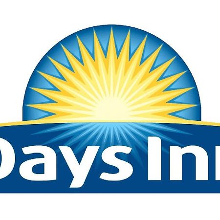 Days Inn By Wyndham Brooklyn Eastern Parkway New York Eksteriør billede