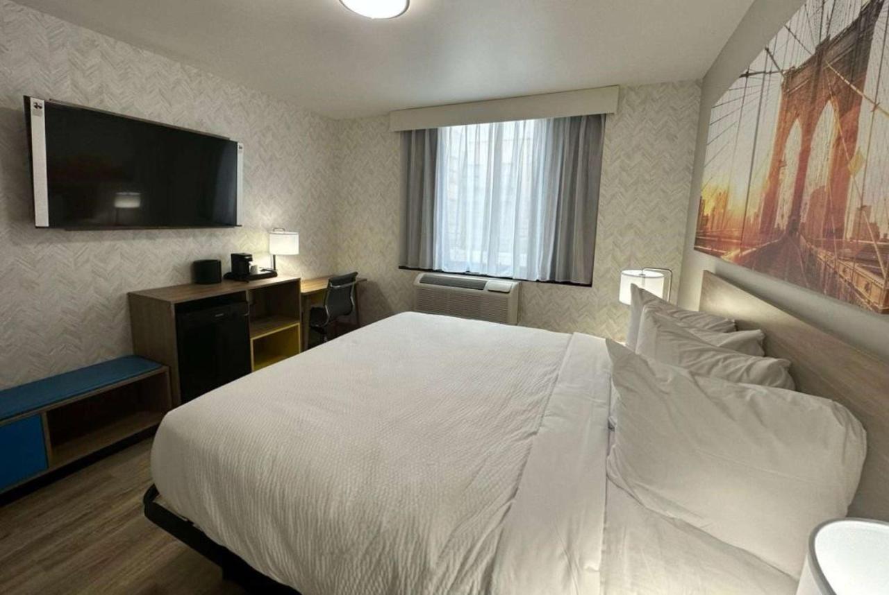 Days Inn By Wyndham Brooklyn Eastern Parkway New York Eksteriør billede